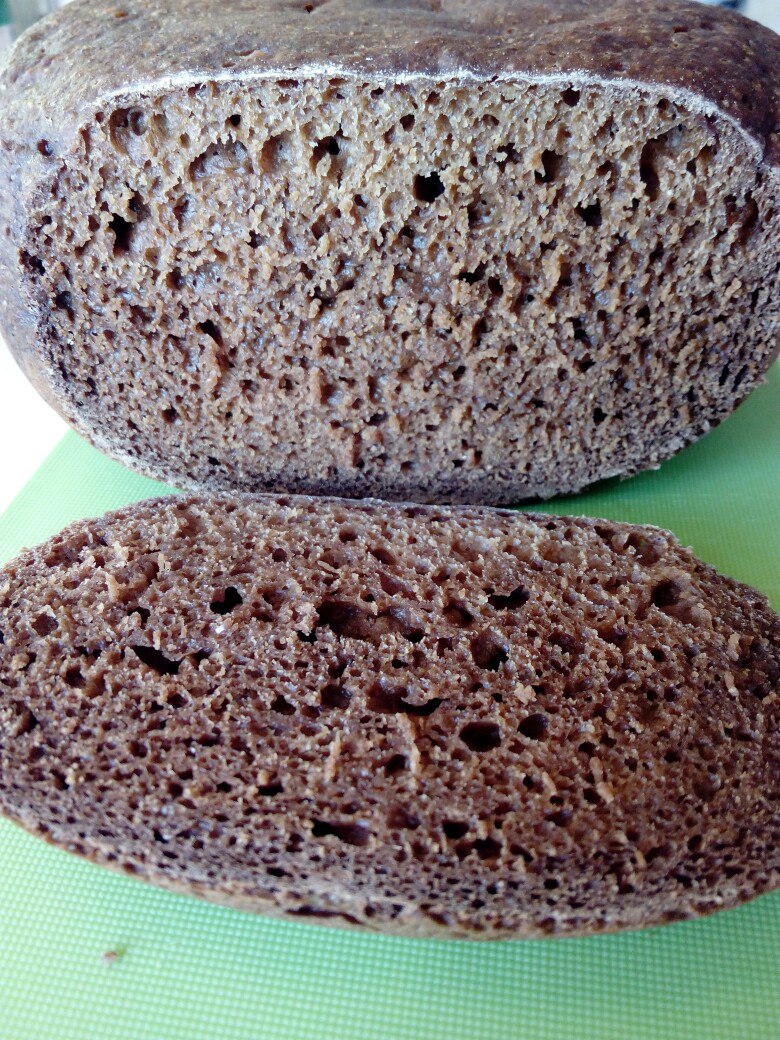 Islandzki dywan z czarnego chleba (bez drożdży)