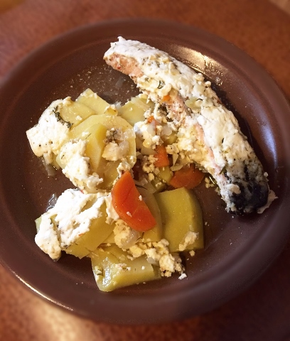 Sour cream fish with vegetables (Oursson 5015 multicooker-pressure cooker)