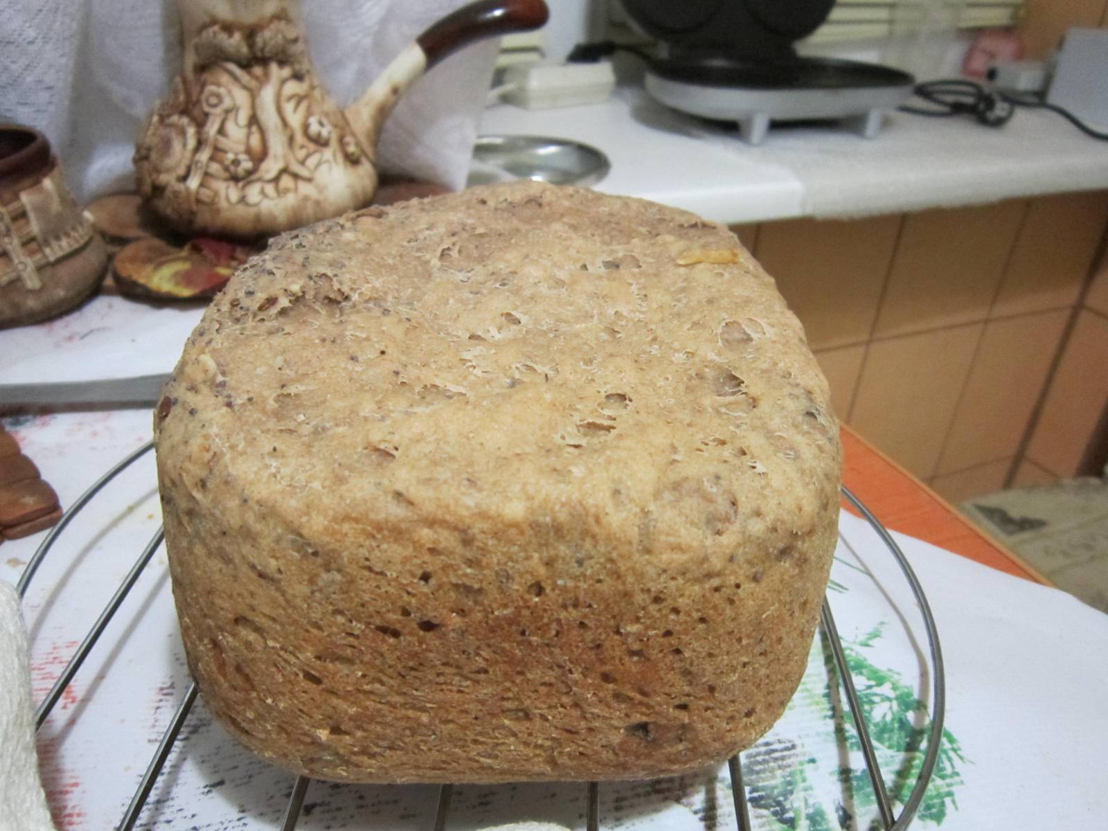 Pan de trigo sarraceno con semillas de amapola, semillas de lino, nueces