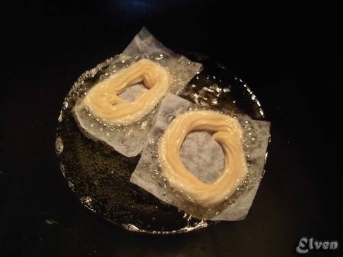 Spritzkuchen - custard rings