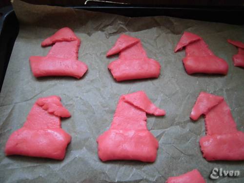 כיפות אדומות של עוגיות (Rote Zipfelmuetzen)