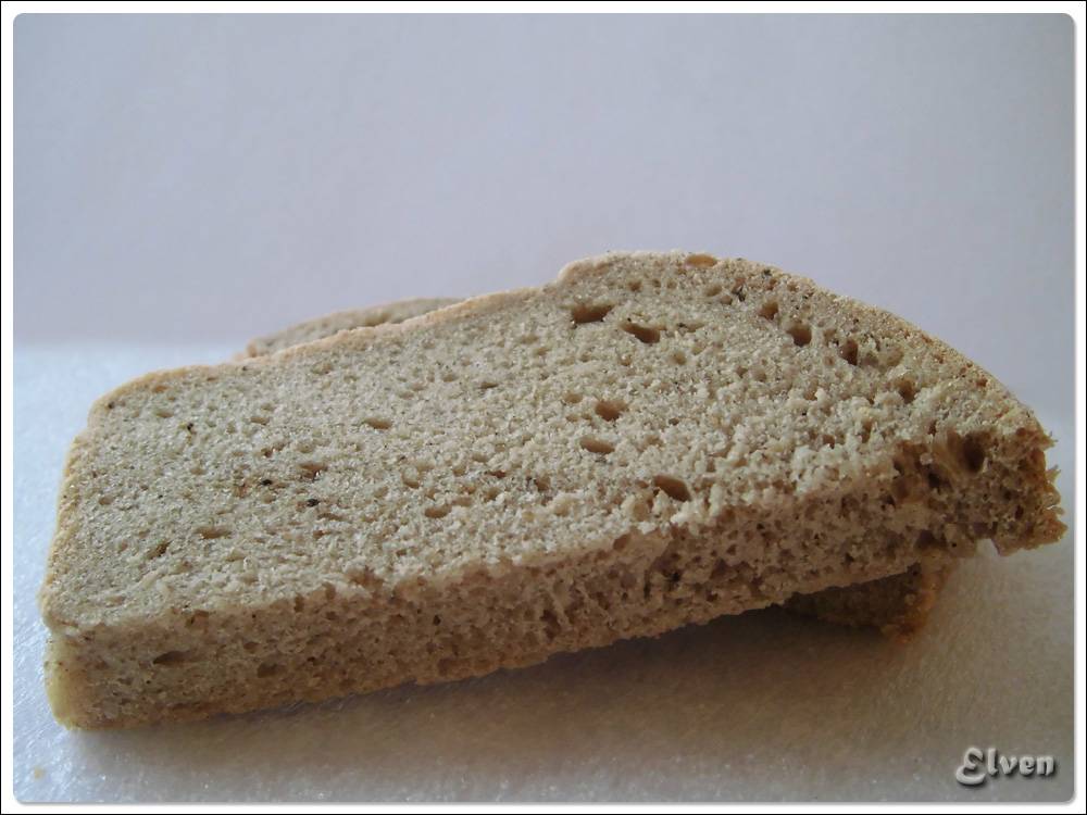 Pane di grano-grano saraceno-segale con lievito liquido (forno)