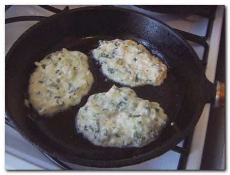 Cottage cheese pancakes, zucchini, spinach