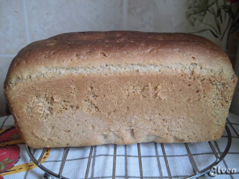 Pan de trigo y centeno con anís estrellado sobre levadura líquida