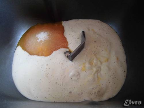 Pumpkin bread with liquid yeast