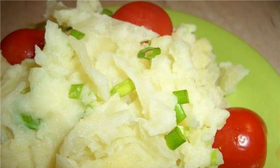 Mashed potatoes with cabbage