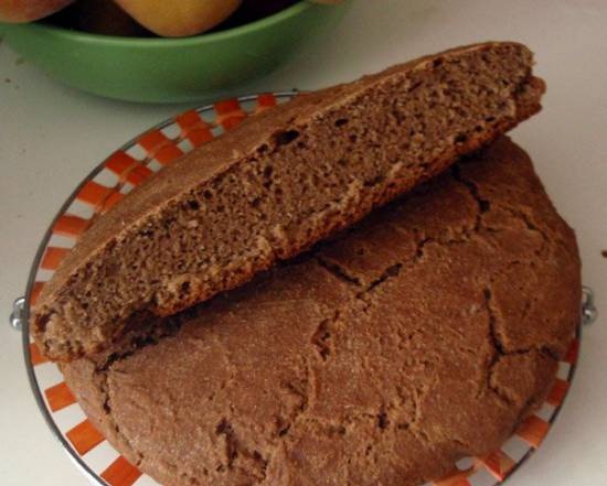 Pan de centeno moldeado con masa madre