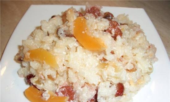 Porridge di riso con frutta secca