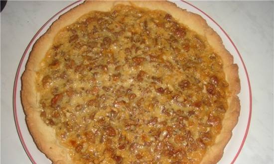 Pie with nuts and condensed milk