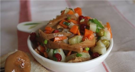 Ensalada de setas con verduras para el invierno