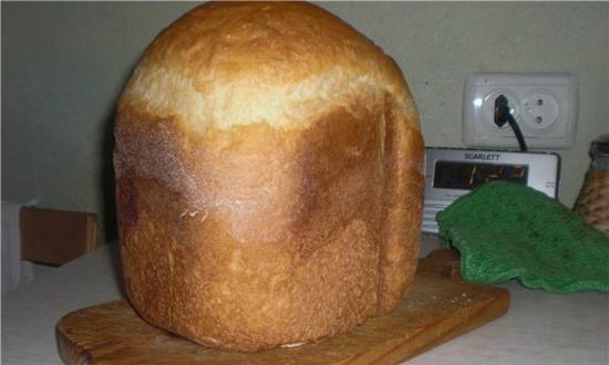 Pane alla senape in una macchina per il pane