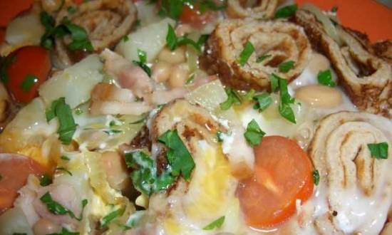 Huevos revueltos con flechas de ajo