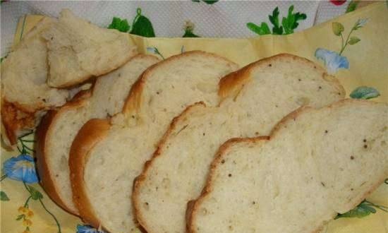 Challah potato with salad dressing in the oven