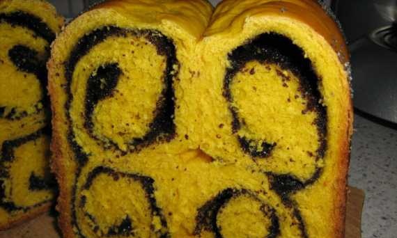 Ricciolo di burro zucca e papavero (macchina per il pane)