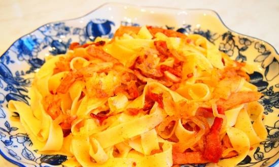 Fettuccine amb pernil Tambov