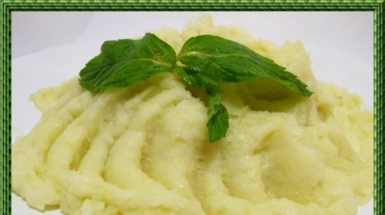 Puré de patatas con apio y parmesano