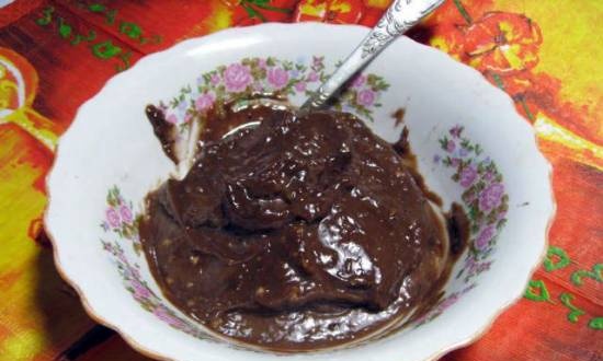 Chocolate-nut paste