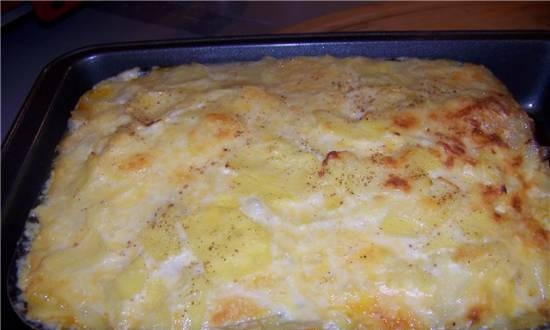 Patatas gratin na may tinadtad na karne