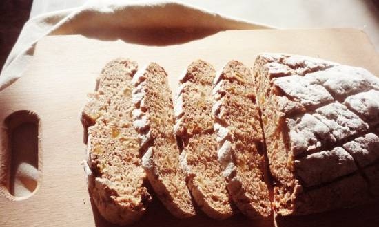 Whole Wheat Rye Bread with Raisins (R. Bertine)