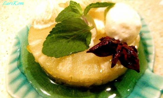 Pineapple fried in caramel with ice cream