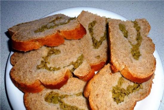 Pan de centeno con aceitunas (amasado y fermentado en marca HP, horneado en el horno)