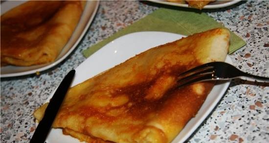 Frittelle di dessert Crepe francese Suzette