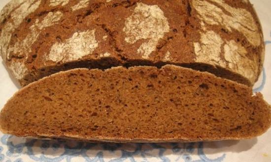 Pane di segale fatto in casa con lievito naturale (forno)