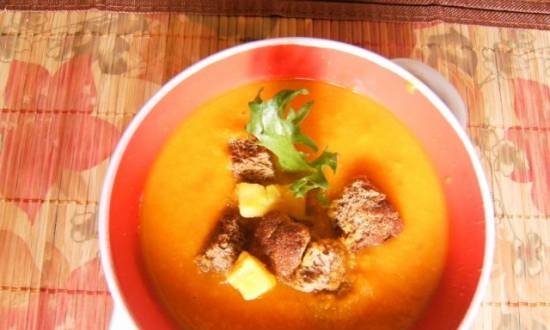 Pumpkin cream soup with oranges