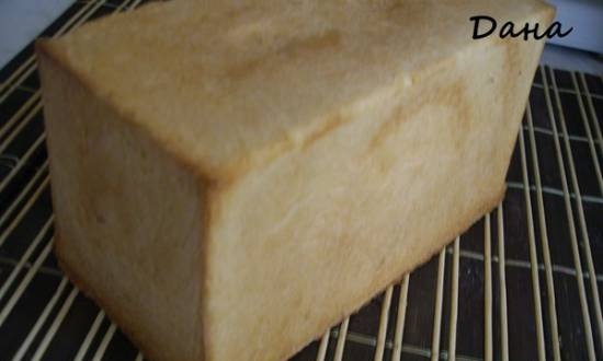 Shaped bread with flax, sunflower and sesame seeds (Le pain de mie aux cereales Frederic Lalo)