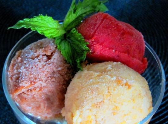 Sorbet: cirera, albercoc, maduixa