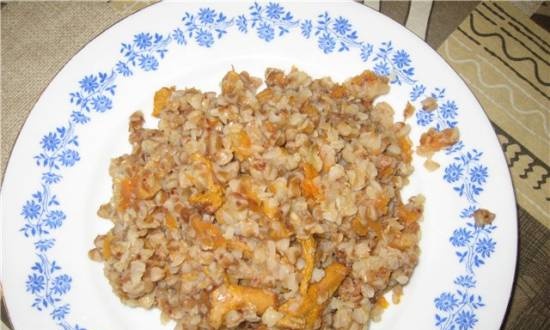 Buckwheat tinapay na may sourdough caraway seed