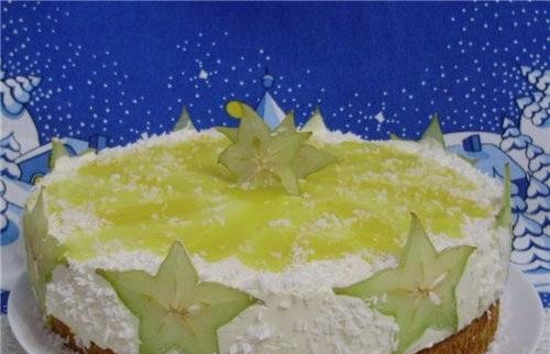 Coconut cake with tropical fruits