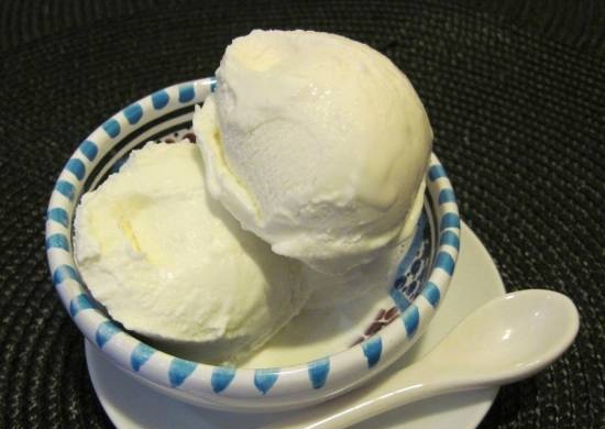 Iba't ibang ice cream Coconut at puting tsokolate