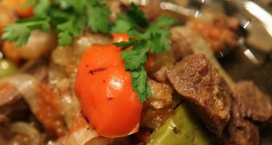 Stewed spicy horse meat with vegetables (Moulinex Minute Cook CE4000)