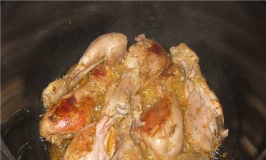 Cosce di pollo nel multicooker di Redmond