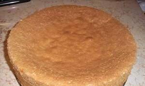 Sponge cake sa Bork U700