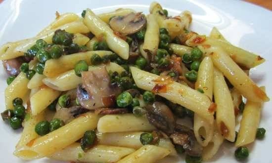 Pasta con setas y guisantes