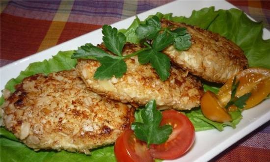 Mga cutlet ng manok na may lentil at keso ng feta