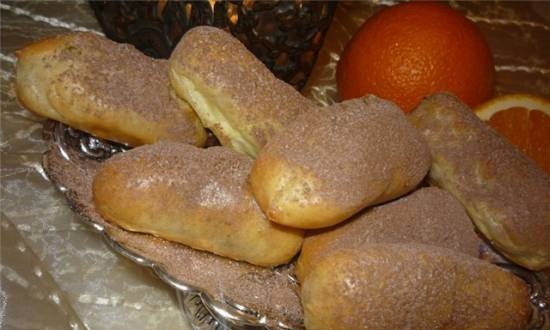 Pasteles de natillas con crema de chocolate y naranja