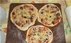 Ang pizza ayon sa resipe ng Binatone BM2169 machine machine