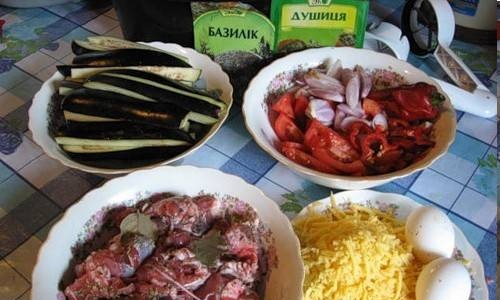 Imamboildi (meat with eggplant and cheese)