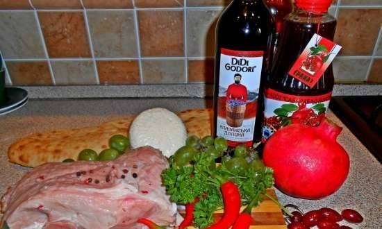 Pork stewed in pomegranate juice