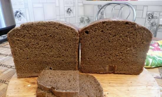 Pane alla crema di segale in una macchina per il pane