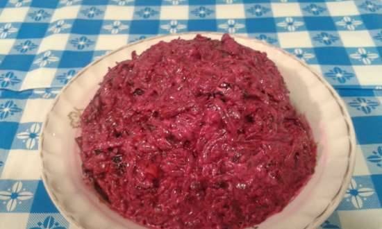 Beetroot salad with prunes