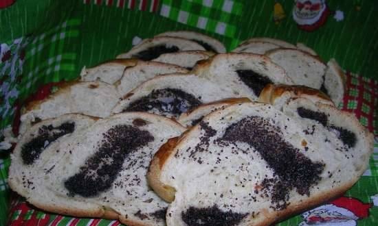 Treccia di papavero (con latte di papavero e torta di semi di papavero)