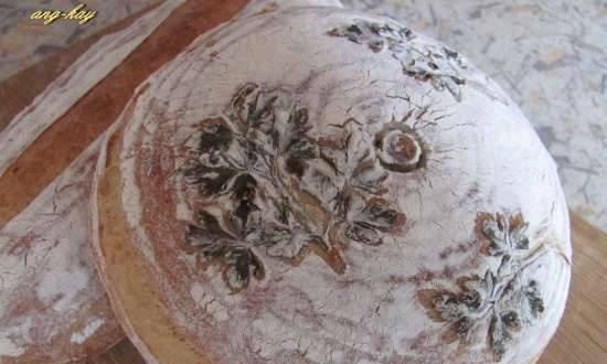 Pane con aglio al forno e formaggio a lievitazione naturale