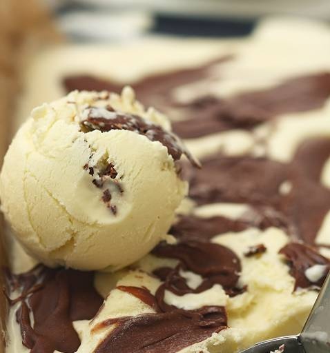 Helado de menta con chocolate