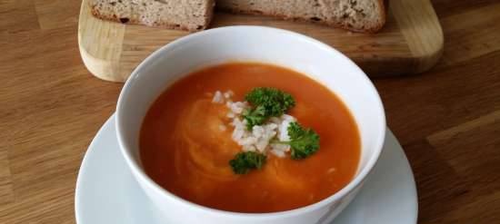 Zuppa di pomodoro con gnocchi e creature marine