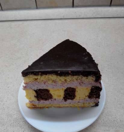 Torta al cioccolato e agrumi con mousse di fragole