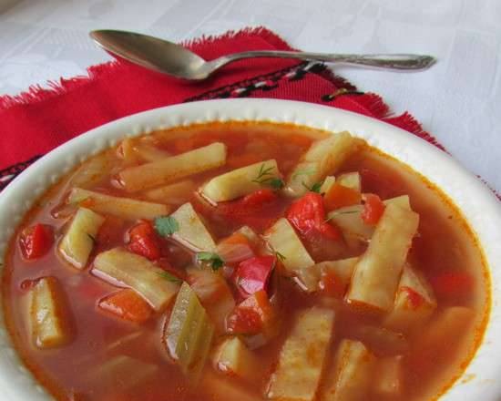 Sopa de apio y tomate